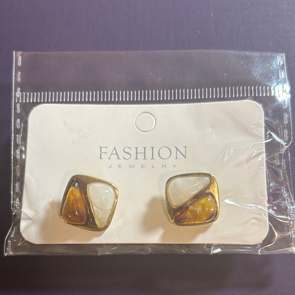 Fashion Jewelry Gold and Cream Earrings